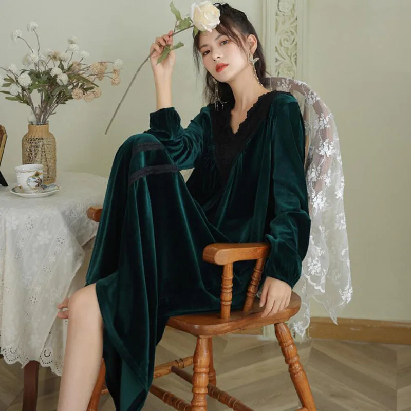 Tulin Fashion Women's Nightgown Long Velvet Nightdress Winter Palace Style Warm Pajamas Loose V Neck Red Black Green Bridal Gown
Tulin Fashion Women's Nightgown Long Velvet Nightdress Winter Palace Style Warm Pajamas Loose V Neck Red Black Green Bridal Gown