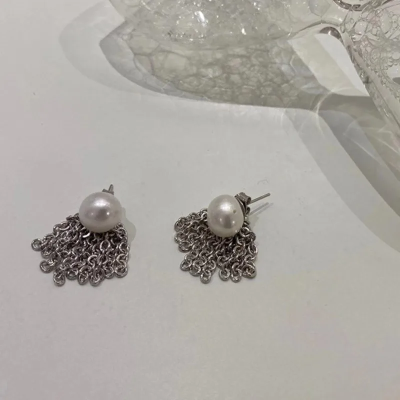 Korea Fashion Retro Freshwater Pearl Chain Tassel Earrings Simple For Women Professional Style Wedding Aesthetic Dating Jewelry
Korea Fashion Retro Freshwater Pearl Chain Tassel Earrings Simple For Women Professional Style Wedding Aesthetic Dating Jewelry
