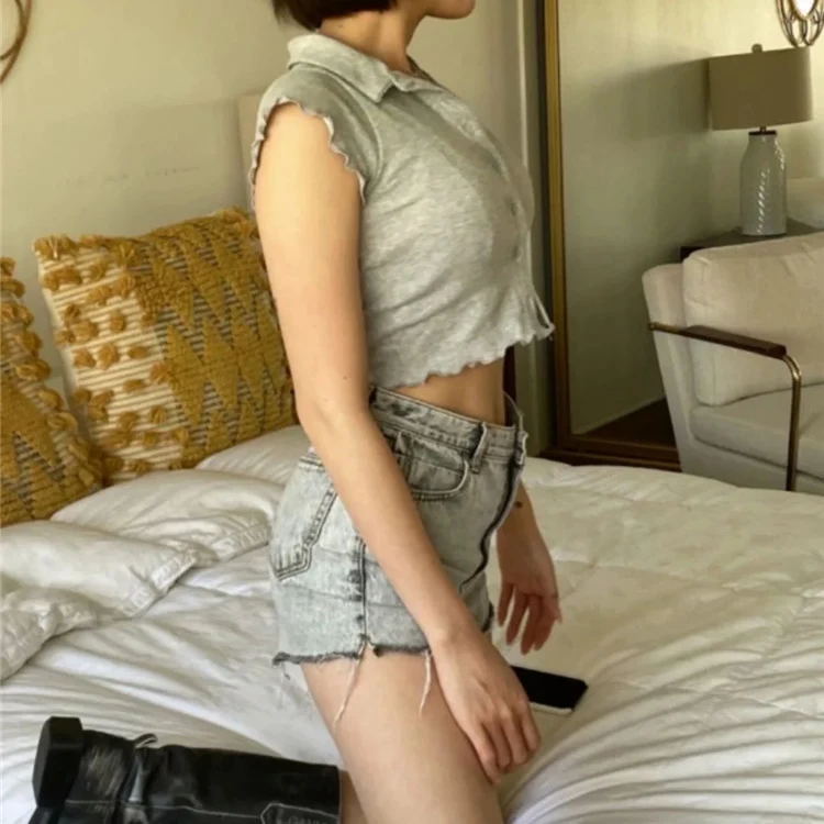 Vintage t shirt women summer short sleeve tees ruffle knitted t shirt turn down collar single breasted cropped t shirt white
Vintage t shirt women summer short sleeve tees ruffle knitted t shirt turn down collar single breasted cropped t shirt white