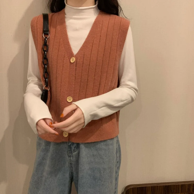 sleeveleVintage V-neck Knitted Vest Sweater Women Sleeveless Pullover Sweater Loose Female Casual Oversized Knitted Jumpers Vest
sleeveleVintage V-neck Knitted Vest Sweater Women Sleeveless Pullover Sweater Loose Female Casual Oversized Knitted Jumpers Vest