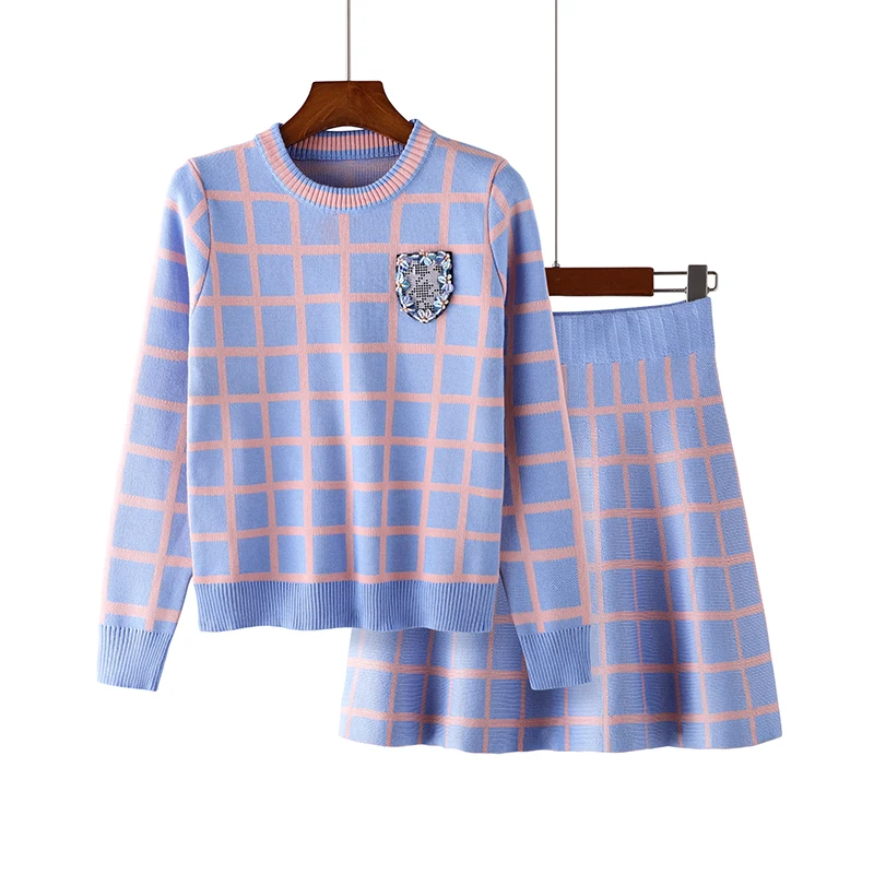 Фото Модный вязаный клетчатый пуловер с бисером и блестками + мини - купить