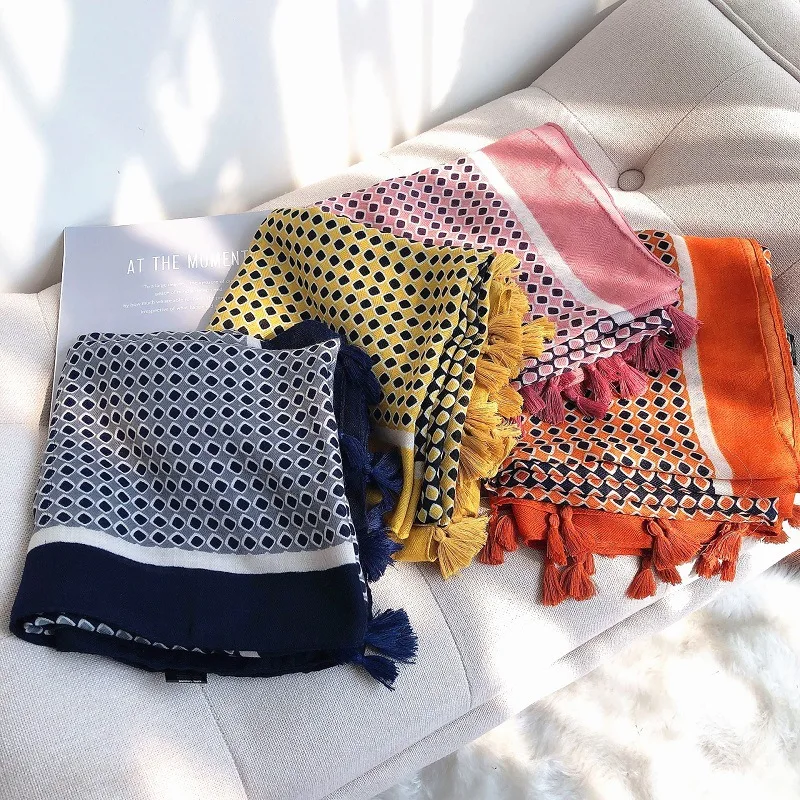 2019 Fashion Cotton Geometry Tassel Scarves Shawls Women Long Soft Plaid Pattern Beach Wrap Scarf Hijab 4 Color Free Shipping
2019 Fashion Cotton Geometry Tassel Scarves Shawls Women Long Soft Plaid Pattern Beach Wrap Scarf Hijab 4 Color Free Shipping