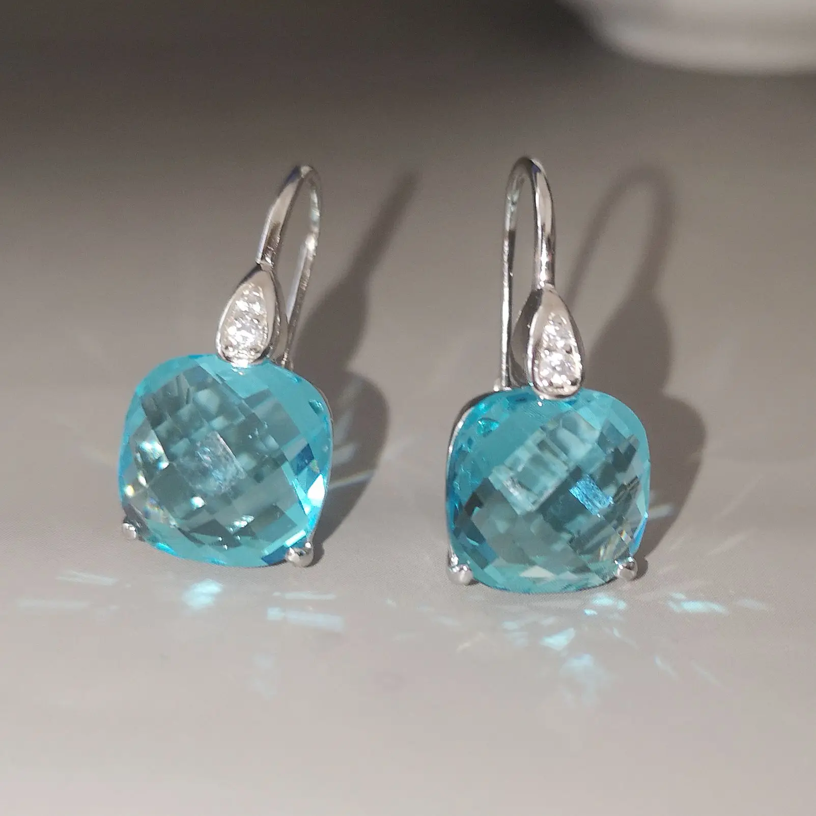 Created Gemstone Emerald green blue Crystal Amethyst Smoky Quartz Earrings Sterling 925 Silver Fine Jewelry For Women wholesale
Created Gemstone Emerald green blue Crystal Amethyst Smoky Quartz Earrings Sterling 925 Silver Fine Jewelry For Women wholesale