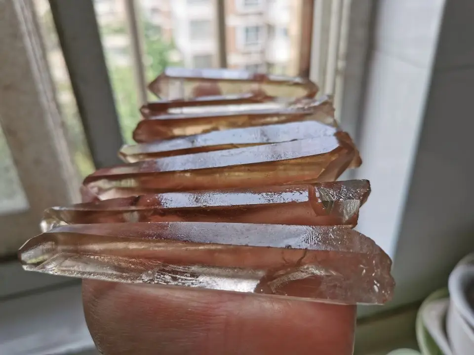 2.2lb NATURAL Smoky Lemurian Seed Quartz Crystal Point + Terminated Wand Specimen
2.2lb NATURAL Smoky Lemurian Seed Quartz Crystal Point + Terminated Wand Specimen