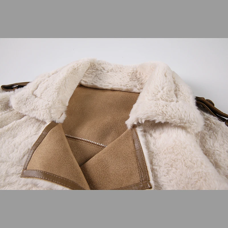 Lamb Wool For Autumn And Winter 2020 Puffer Jacket Loose And Versatile One-Piece Warm Coat With Thickened Fur Jacket Women 
Lamb Wool For Autumn And Winter 2020 Puffer Jacket Loose And Versatile One-Piece Warm Coat With Thickened Fur Jacket Women