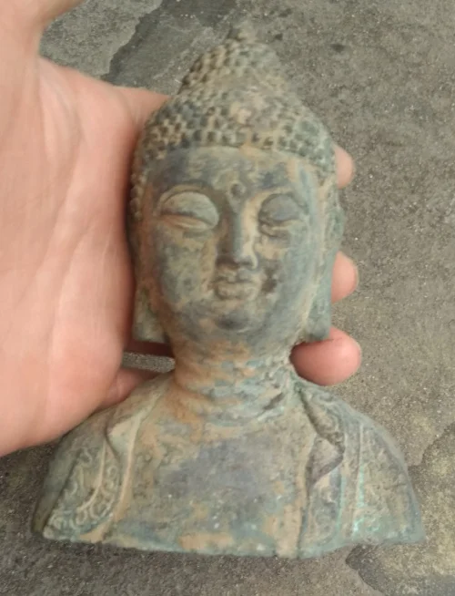 Pure copper statue of Sakyamuni head bronze Buddha head Buddha statue Bronze Ware collection
Pure copper statue of Sakyamuni head bronze Buddha head Buddha statue Bronze Ware collection