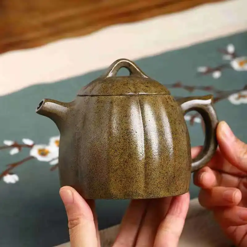 Yixing purple clay pot original ore section mud wood burning tips, Qin Quan pot, teapot and tea set
Yixing purple clay pot original ore section mud wood burning tips, Qin Quan pot, teapot and tea set