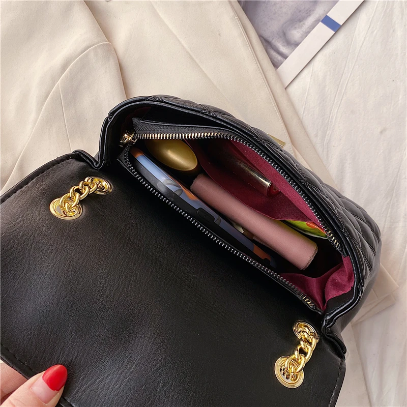 Famous Brand Soft Quilted Chain Shoulder Bags For Women Designer Lock Small Crossbody Bags High Quality PU Leather Date Bag 2021
Famous Brand Soft Quilted Chain Shoulder Bags For Women Designer Lock Small Crossbody Bags High Quality PU Leather Date Bag 2021