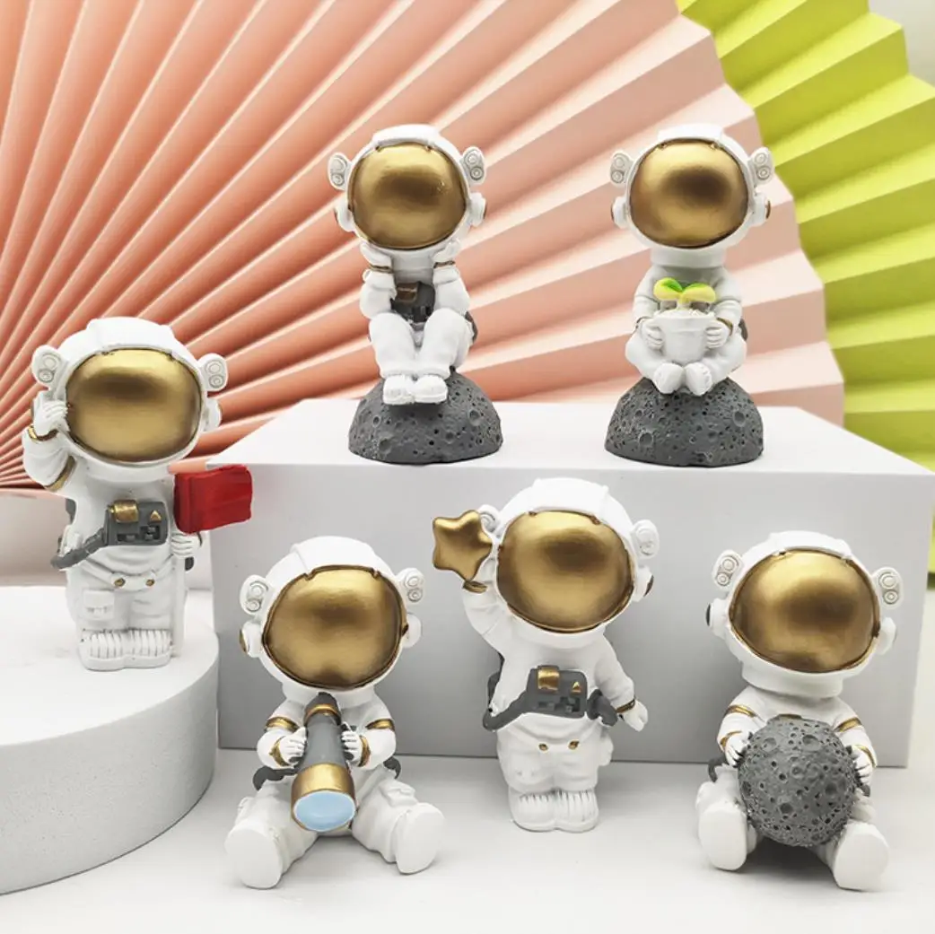 6in1 Set Blind Box Toys Lot Original Astronaut Universal Model Surprise Anime Model Random Doll Toy Guess Figurine Doll 6Pcs/Set
6in1 Set Blind Box Toys Lot Original Astronaut Universal Model Surprise Anime Model Random Doll Toy Guess Figurine Doll 6Pcs/Set