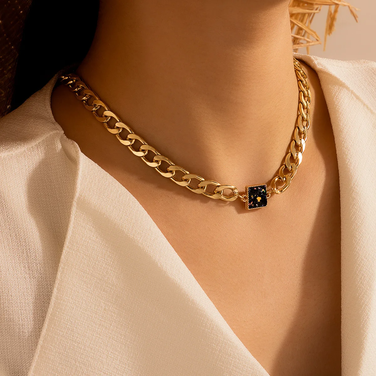 Elegance Square Sequins Choker Necklace for Women Charms Gold Color Alloy Metal Sweater Chain Jewelry Collar Gift
Elegance Square Sequins Choker Necklace for Women Charms Gold Color Alloy Metal Sweater Chain Jewelry Collar Gift