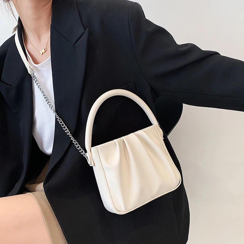 New Fashion Brand Designer Folds Shoulder Bag for Women 2021 Soft PU Leather Crossbody Top-handle Bag Female Tote Handbags Purse 
New Fashion Brand Designer Folds Shoulder Bag for Women 2021 Soft PU Leather Crossbody Top-handle Bag Female Tote Handbags Purse