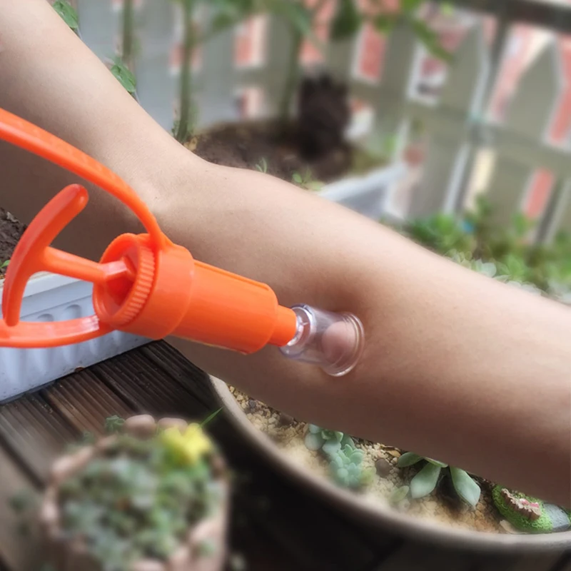 Outdoor Survival Rescue Emergency Safety Tool Venom Extractor First Aid Kit Wild Vipers Bees Biting Venom Vacuum Extractor Pump
Outdoor Survival Rescue Emergency Safety Tool Venom Extractor First Aid Kit Wild Vipers Bees Biting Venom Vacuum Extractor Pump