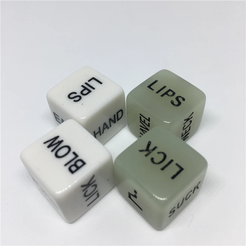 4 шт./компл. Веселые романтические кости для пар, карантинные игры, забавная игрушка для флирта для взрослых пар, темсветильник ные кости, акц...
4 шт./компл. Веселые романтические кости для пар, карантинные игры, забавная игрушка для флирта для взрослых пар, темсветильник ные кости, акц...