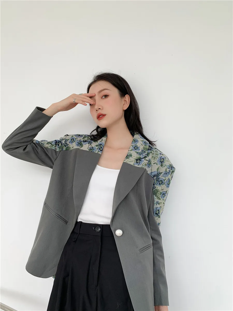 2021 spring and autumn suit female jacquard stitching British style casual fashion jacket 
2021 spring and autumn suit female jacquard stitching British style casual fashion jacket