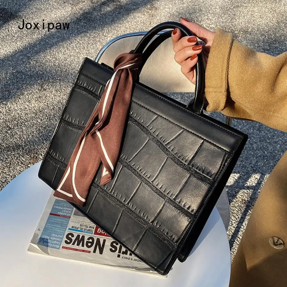 2021 New Stone Grain Ribbon Handbag High Quality Pu Leather Women Designer Handbag Shoulder Messenger Bag
2021 New Stone Grain Ribbon Handbag High Quality Pu Leather Women Designer Handbag Shoulder Messenger Bag