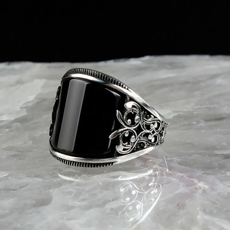 2021 Fashion New Retro 925 Sterling Silver Diamond Pattern Men And Women Ring Design Simple And Exquisite High-End Jewelry Gift
2021 Fashion New Retro 925 Sterling Silver Diamond Pattern Men And Women Ring Design Simple And Exquisite High-End Jewelry Gift