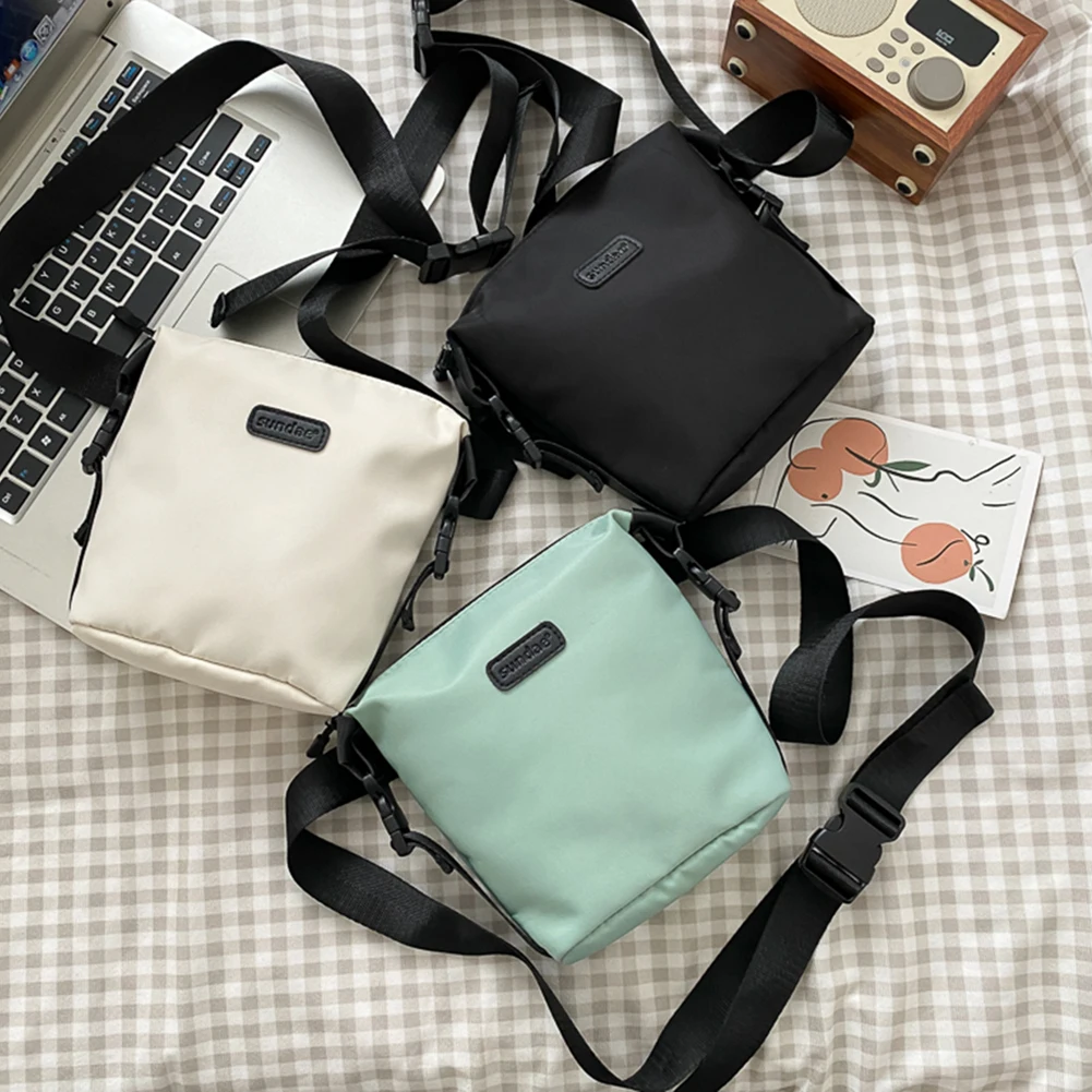 Street Shopping Shoulder Handbag Female Oxfold Crossbody Tote Bag Bucket Satchel Popular Simple Female Daily Bag
Street Shopping Shoulder Handbag Female Oxfold Crossbody Tote Bag Bucket Satchel Popular Simple Female Daily Bag