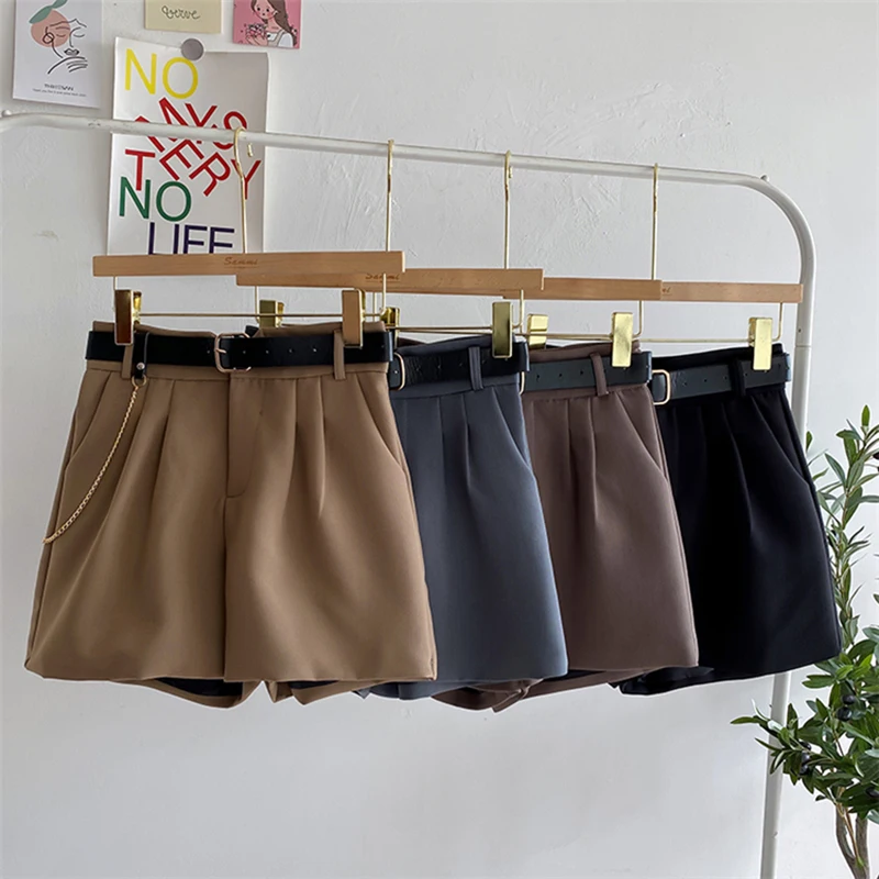 2021 High Waist Thin A-Line Suit Shorts Female Wide Legged Korean Style Casual New Short Pants Women's Office Shorts with Belt
2021 High Waist Thin A-Line Suit Shorts Female Wide Legged Korean Style Casual New Short Pants Women's Office Shorts with Belt