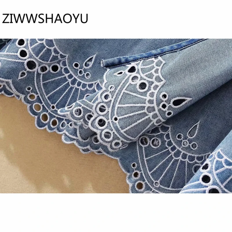 ZIWWSHAOYU Summer Women Blue V-Neck Denim Dress Runway Designer Ladies Bow Belt Embroidery Fashion Casual Mini Dresses 2020
ZIWWSHAOYU Summer Women Blue V-Neck Denim Dress Runway Designer Ladies Bow Belt Embroidery Fashion Casual Mini Dresses 2020