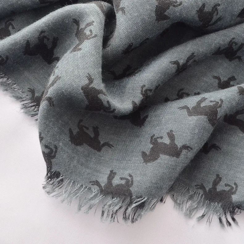 2020 new solid color animal horse printing scarf, spring and autumn fashion decoration silk scarf long sun screen scarf female
2020 new solid color animal horse printing scarf, spring and autumn fashion decoration silk scarf long sun screen scarf female