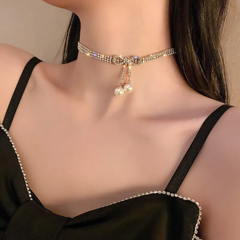FYUAN Golden Bowknot Rhinestone Choker Necklaces for Women Pearl Pendant Necklaces Weddings Jewelry Gifts
FYUAN Golden Bowknot Rhinestone Choker Necklaces for Women Pearl Pendant Necklaces Weddings Jewelry Gifts