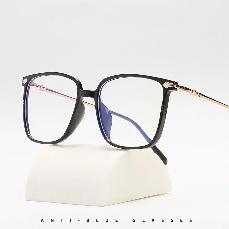 2021 new trend retro TR90 glasses frame simple decoration flat mirror can be equipped with myopia glasses frame.
2021 new trend retro TR90 glasses frame simple decoration flat mirror can be equipped with myopia glasses frame.