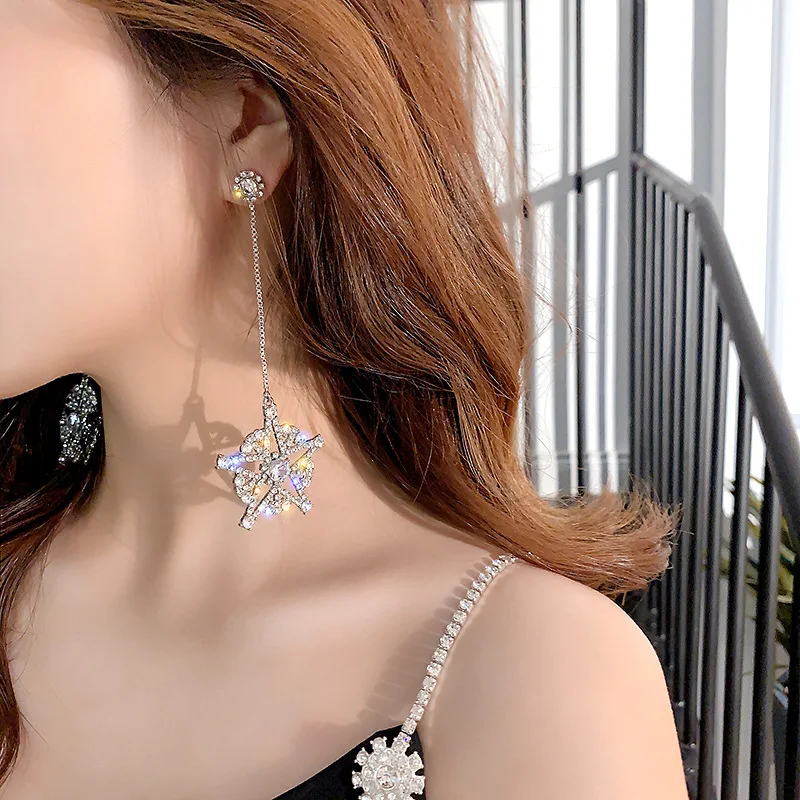 925 Silver Needle European And American Fashion Exaggeration Five Pointed Star Full Diamond Earrings Temperament Long Ea
925 Silver Needle European And American Fashion Exaggeration Five Pointed Star Full Diamond Earrings Temperament Long Ea