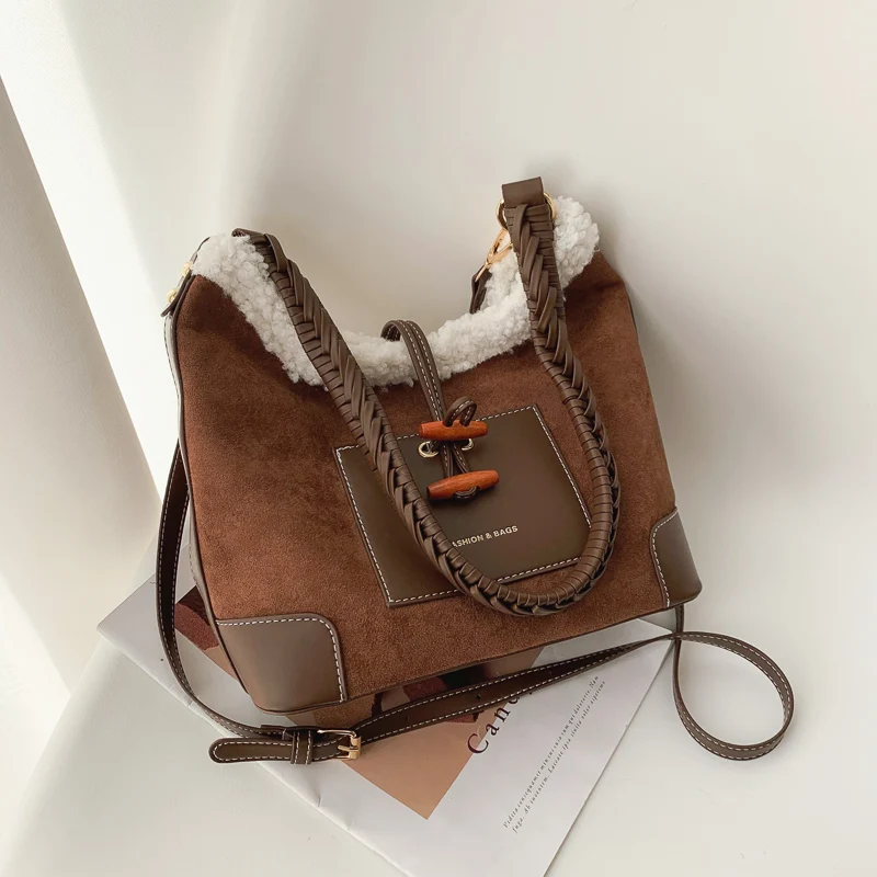 Vintage Brand Design Lambswool Suede Shoulder Crossbody Bags Women Handbag Purses 2021 New Bucket Ladies Messenger Bags Quality
Vintage Brand Design Lambswool Suede Shoulder Crossbody Bags Women Handbag Purses 2021 New Bucket Ladies Messenger Bags Quality