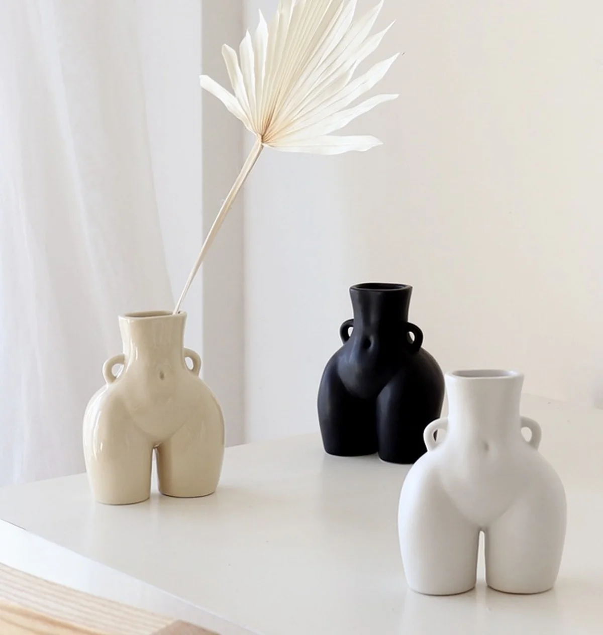 European abstract body art vase ceramic butt flower arrangement container countertop hydroponic vase living room decoration gift
European abstract body art vase ceramic butt flower arrangement container countertop hydroponic vase living room decoration gift