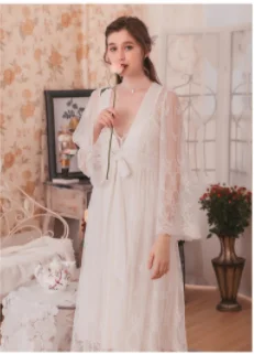 Princess French Nightdress Women Spring/Summer Sexy Sling Nightgown Two-Piece Set Lace Retro Court Fairy Robes Deep V-neck New
Princess French Nightdress Women Spring/Summer Sexy Sling Nightgown Two-Piece Set Lace Retro Court Fairy Robes Deep V-neck New