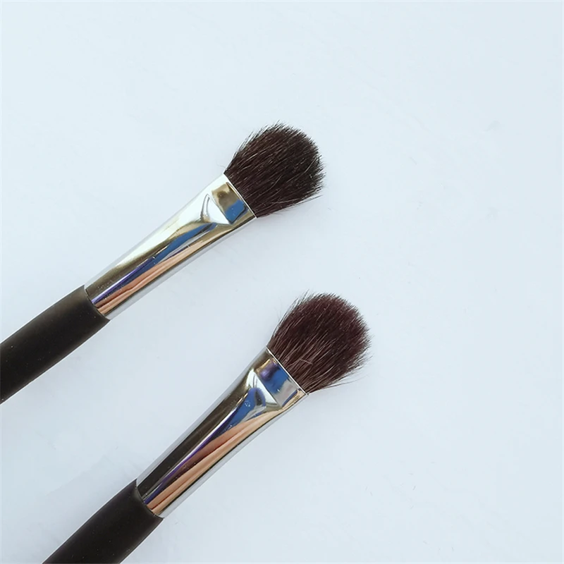 D Brand #21 Soft Fine Natural Goat Hair Eyeshadow Nose Shadow Makeup Brush Pro Tool with Box
D Brand #21 Soft Fine Natural Goat Hair Eyeshadow Nose Shadow Makeup Brush Pro Tool with Box