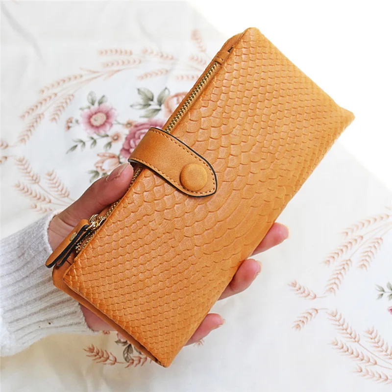 Women Wristband Short Wallet Crocodile Pattern Zipper Buckle Large Capacity Portable Vintage Coin Purse Ladies Card Holders PU
Women Wristband Short Wallet Crocodile Pattern Zipper Buckle Large Capacity Portable Vintage Coin Purse Ladies Card Holders PU