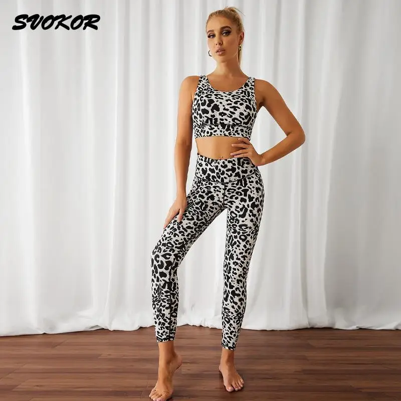 Спортивный комплект для йоги SVOKOR, Женская дышащая спортивная одежда с леопардовым принтом, одежда для спортзала, леггинсы, спортивный костю...
Спортивный комплект для йоги SVOKOR, Женская дышащая спортивная одежда с леопардовым принтом, одежда для спортзала, леггинсы, спортивный костю...