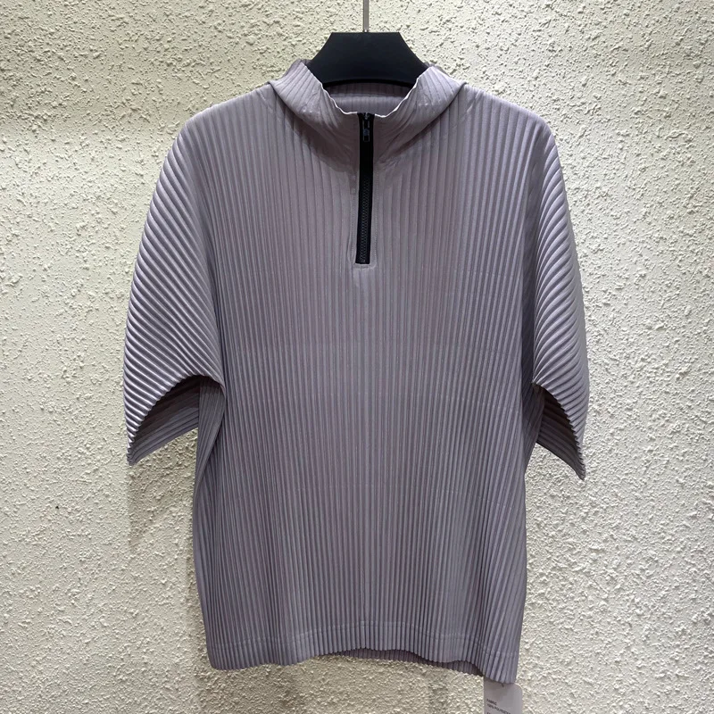 Mi Tempio Men's Short Sleeved Summer New Zipper Pullover Polo Shirt Issey Miyake Pleats Wrinkle Style Leisure Sports Youth Top
Mi Tempio Men's Short Sleeved Summer New Zipper Pullover Polo Shirt Issey Miyake Pleats Wrinkle Style Leisure Sports Youth Top