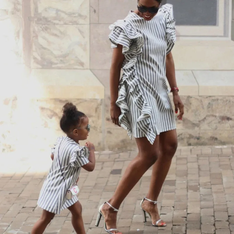 mommy and me clothes Family Matching Clothes Mother and Daughter Dresses Kids Girl Stripe Ruffles Dress Elegant Flower Outfit
mommy and me clothes Family Matching Clothes Mother and Daughter Dresses Kids Girl Stripe Ruffles Dress Elegant Flower Outfit