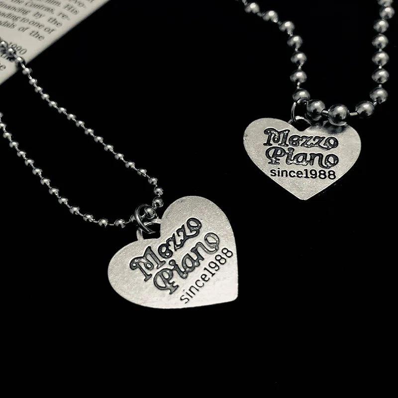 Vintage Love Pendant Necklace English Chain Clavicle Chain Trendy Man Hip Hop Necklace Men and Women Couple Sweater Chain
Vintage Love Pendant Necklace English Chain Clavicle Chain Trendy Man Hip Hop Necklace Men and Women Couple Sweater Chain