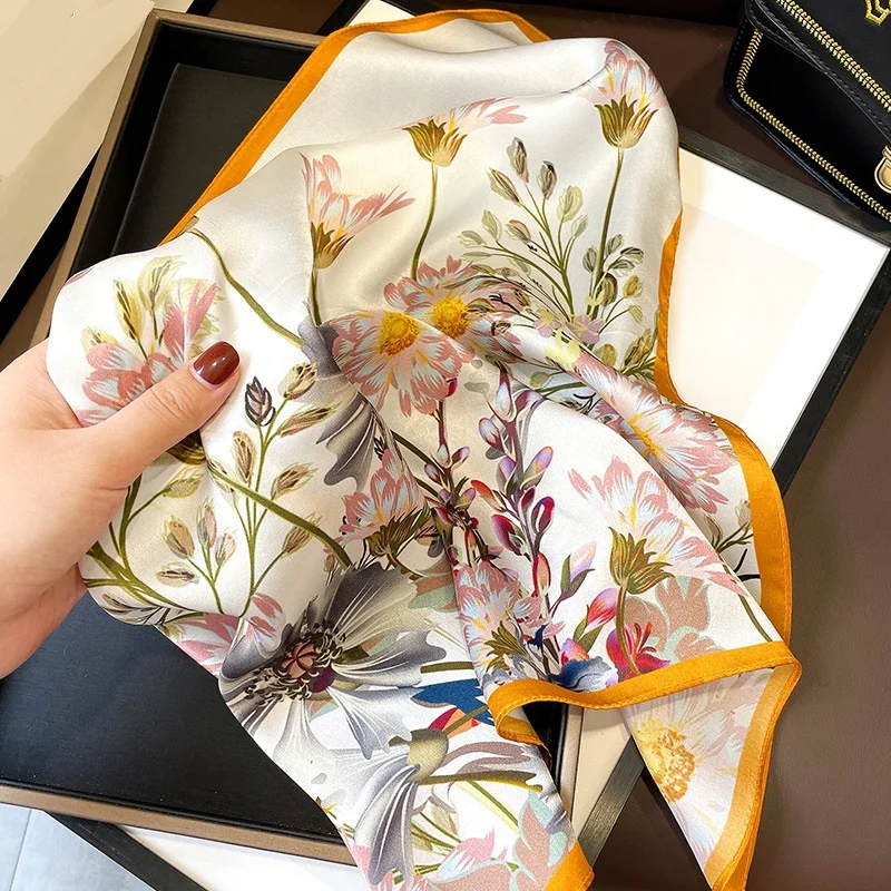 High-grade mother gift Silk Scarf 2021 New flower printing 100% mulberry silk decoration 53*53cm
High-grade mother gift Silk Scarf 2021 New flower printing 100% mulberry silk decoration 53*53cm