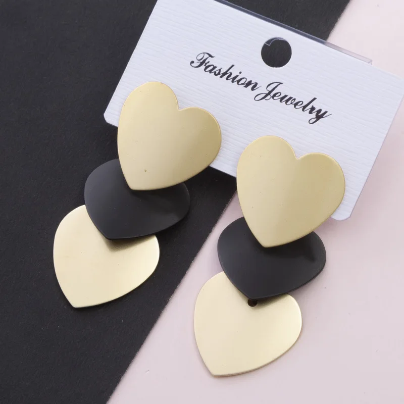 Modern Jewelry Heart Earrings Popular Design Exaggerated Vintage Temperament Black Golden Love Drop Earrings For Women Gifts
Modern Jewelry Heart Earrings Popular Design Exaggerated Vintage Temperament Black Golden Love Drop Earrings For Women Gifts