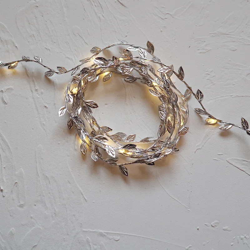 LED гирлянда Thingchy с зелеными листьями
LED гирлянда Thingchy с зелеными листьями