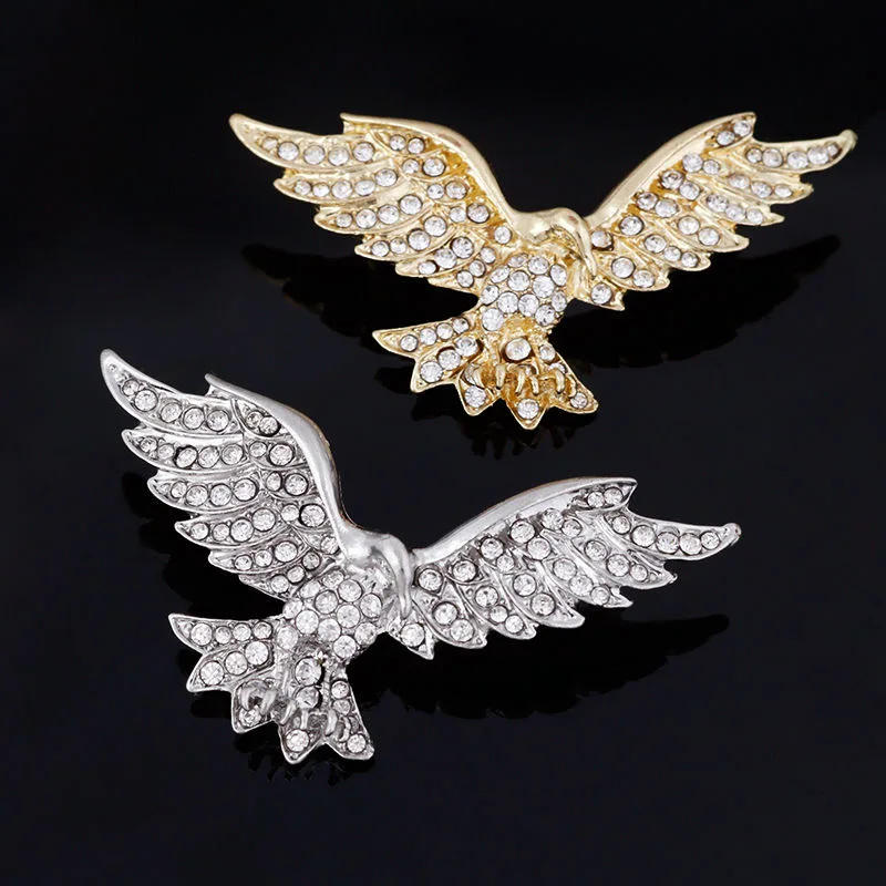 2020 Real Top Fashion Brooches Crown Brooch Chain Jewelry Men's Women's Suit Shirt Temperament Collar Pin Buckle Accessories
2020 Real Top Fashion Brooches Crown Brooch Chain Jewelry Men's Women's Suit Shirt Temperament Collar Pin Buckle Accessories
