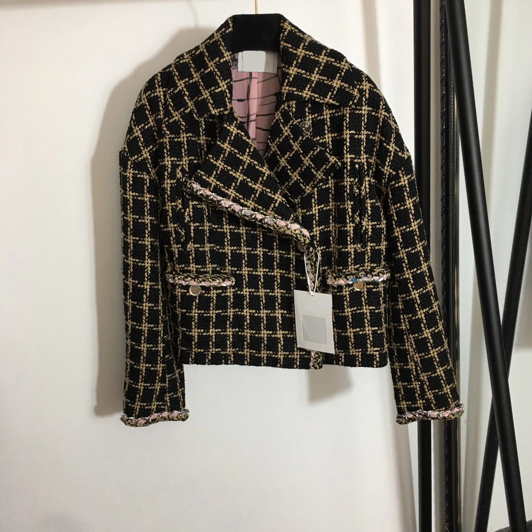 High Quality Luxury Winter Women New Solid-breasted Plaid Tweed Long-sleeved Blazer Jacket with Silk Lining
High Quality Luxury Winter Women New Solid-breasted Plaid Tweed Long-sleeved Blazer Jacket with Silk Lining