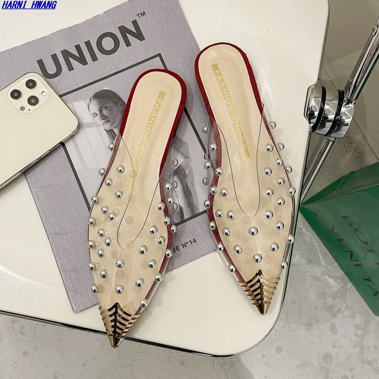 Summer Fashion Rivet Metal Decoration Mule Shoes Outdoor Breathable Comfortable Flat Shoes Light Luxury Women's Slippers
Summer Fashion Rivet Metal Decoration Mule Shoes Outdoor Breathable Comfortable Flat Shoes Light Luxury Women's Slippers