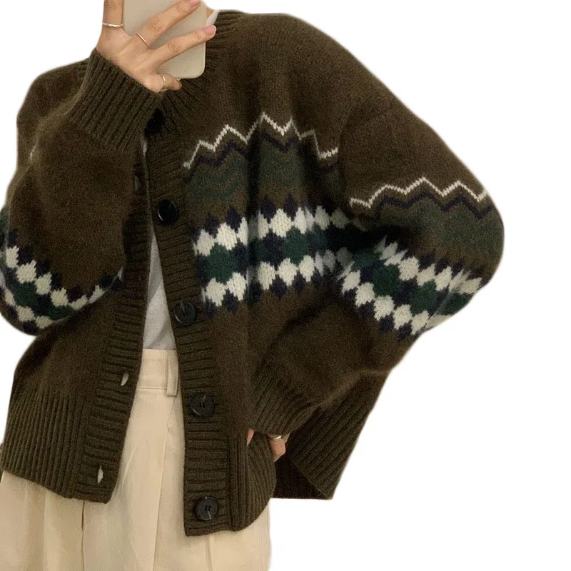 Knitted Cardigan Sweater Women Autumn 2021 New Jacquard Loose Short Round Neck Long Sleeve Single-Breasted Jacket T119
Knitted Cardigan Sweater Women Autumn 2021 New Jacquard Loose Short Round Neck Long Sleeve Single-Breasted Jacket T119