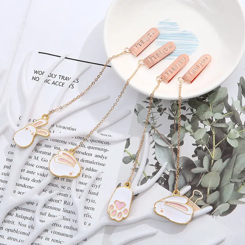 Children's Day Gifts for Children Metal Pendant Bookmark Pendant Creative Cute Art Student Use Book Page Clip to Turn Book Clip
Children's Day Gifts for Children Metal Pendant Bookmark Pendant Creative Cute Art Student Use Book Page Clip to Turn Book Clip