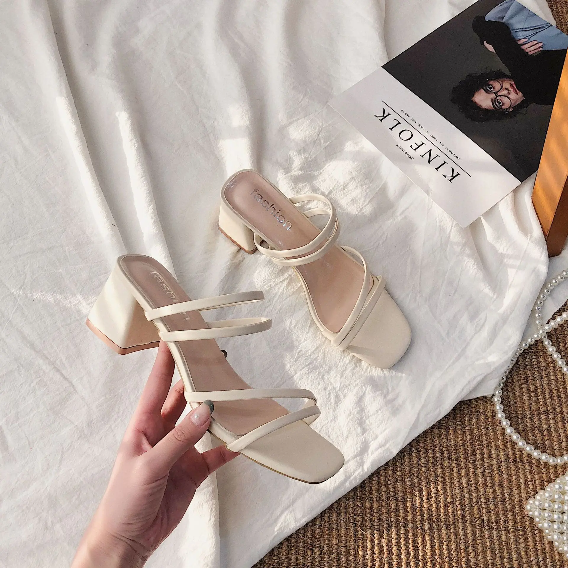 New 2021 Female Sandals Sexy Summer Slippers Ladies High Heels Square Open Toe Slides Party Shoes Women Sandals for Women
New 2021 Female Sandals Sexy Summer Slippers Ladies High Heels Square Open Toe Slides Party Shoes Women Sandals for Women