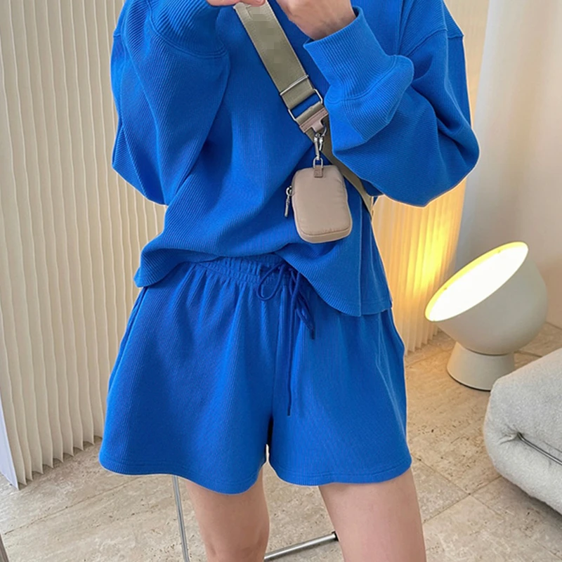2021 New Summer Elegant Female Shorts Sport Loose Fashion Casual Solid Color Women Shorts High Quality Ladies Shorts T176
2021 New Summer Elegant Female Shorts Sport Loose Fashion Casual Solid Color Women Shorts High Quality Ladies Shorts T176