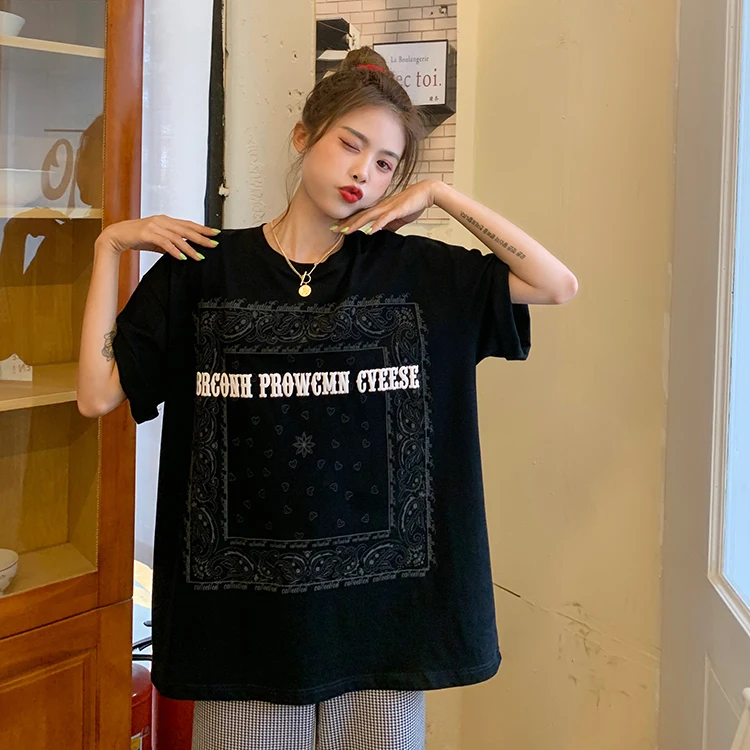 3022 new loose mid-length design sense letter printing explosion short-sleeved T-shirt
3022 new loose mid-length design sense letter printing explosion short-sleeved T-shirt