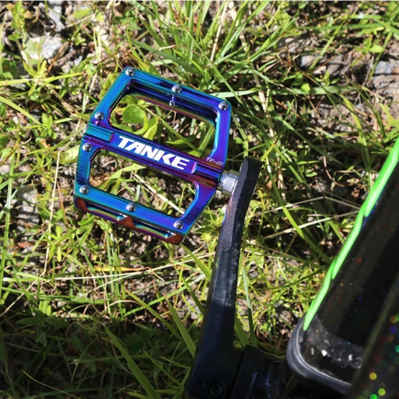 Bicycle Pedals Ultralight Aluminum Alloy MTB Mountain Bike Bearing Foot Pedal 
Bicycle Pedals Ultralight Aluminum Alloy MTB Mountain Bike Bearing Foot Pedal