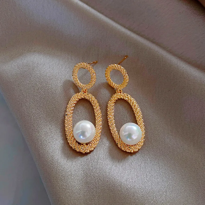 Simple Temperament Pearl Geometric Dangle Earrings Fashion Personality Ear Jewelry
Simple Temperament Pearl Geometric Dangle Earrings Fashion Personality Ear Jewelry