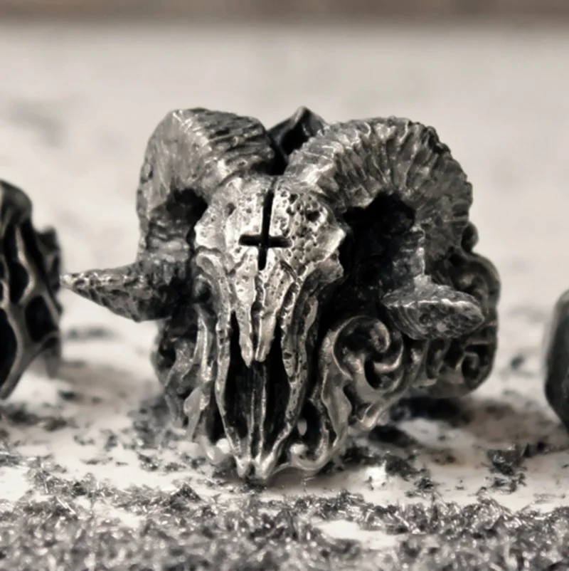 New Hot Sale Punk Gothic Satan Demon Skull Ring jewelry Men's European And American Fashion Creative Skull Motorcycle Ring 2021
New Hot Sale Punk Gothic Satan Demon Skull Ring jewelry Men's European And American Fashion Creative Skull Motorcycle Ring 2021